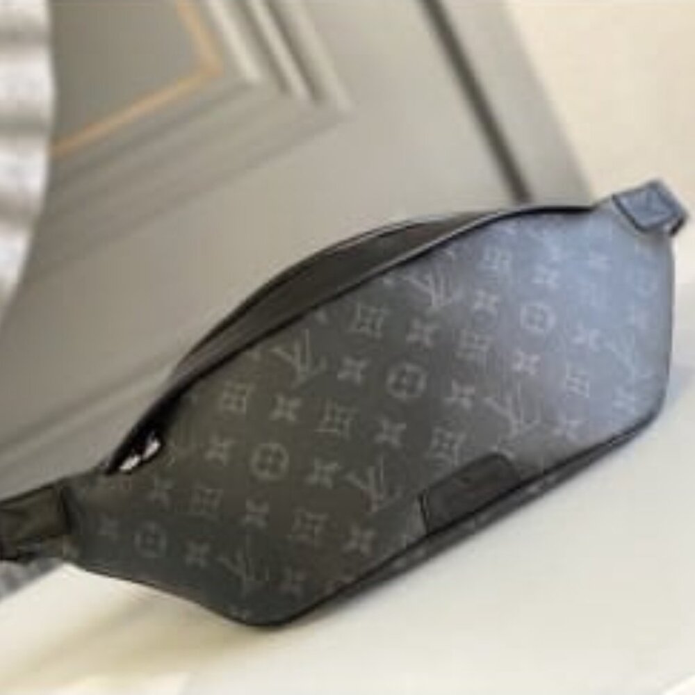 Louis Vuitton Discovery Bumbag PM